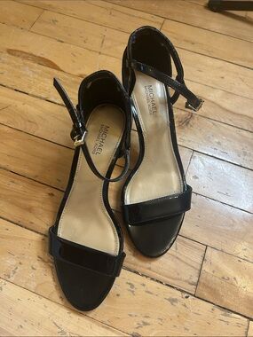 Michael Kors Black Patent Open-Toe Ankle-Strap Sandals - size US 6